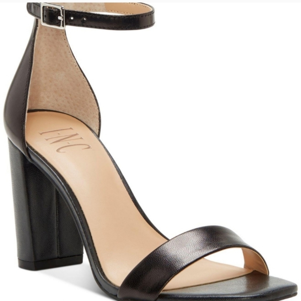 BLACK SANDALS